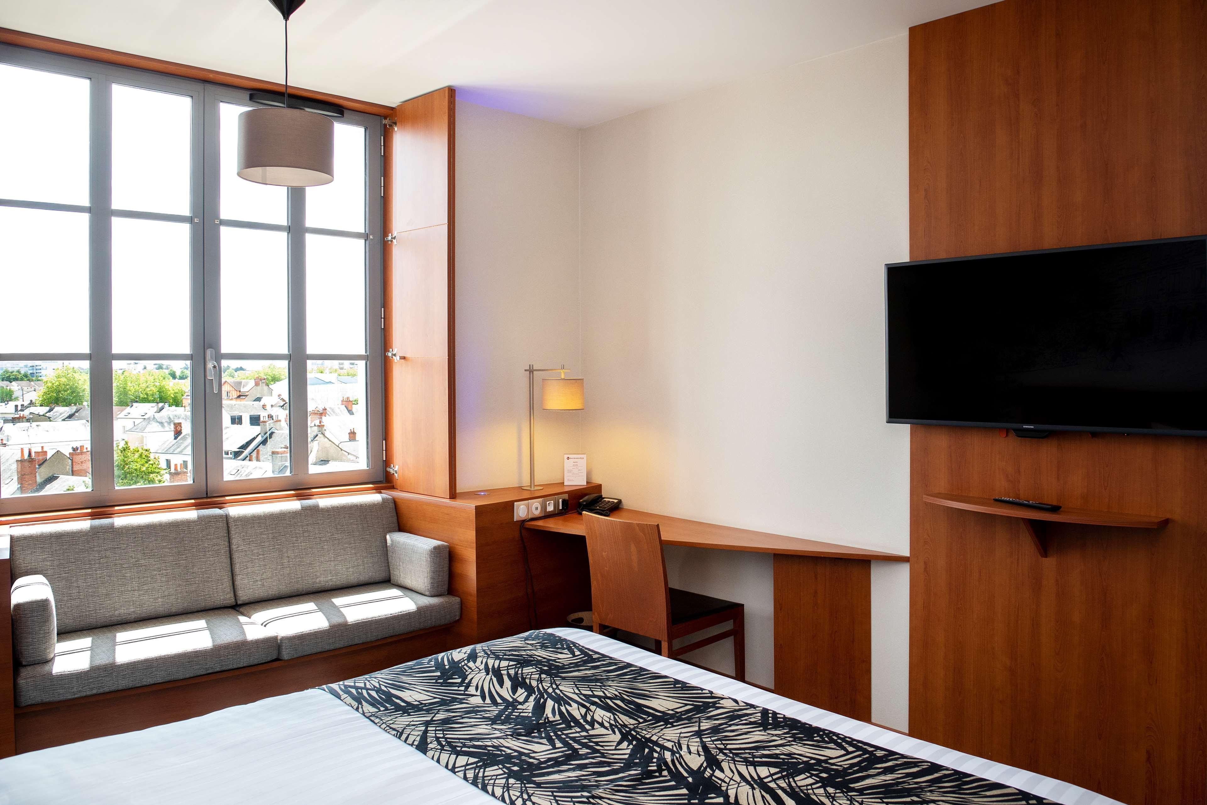 Best Western Plus Hotel Colbert Châteauroux Esterno foto