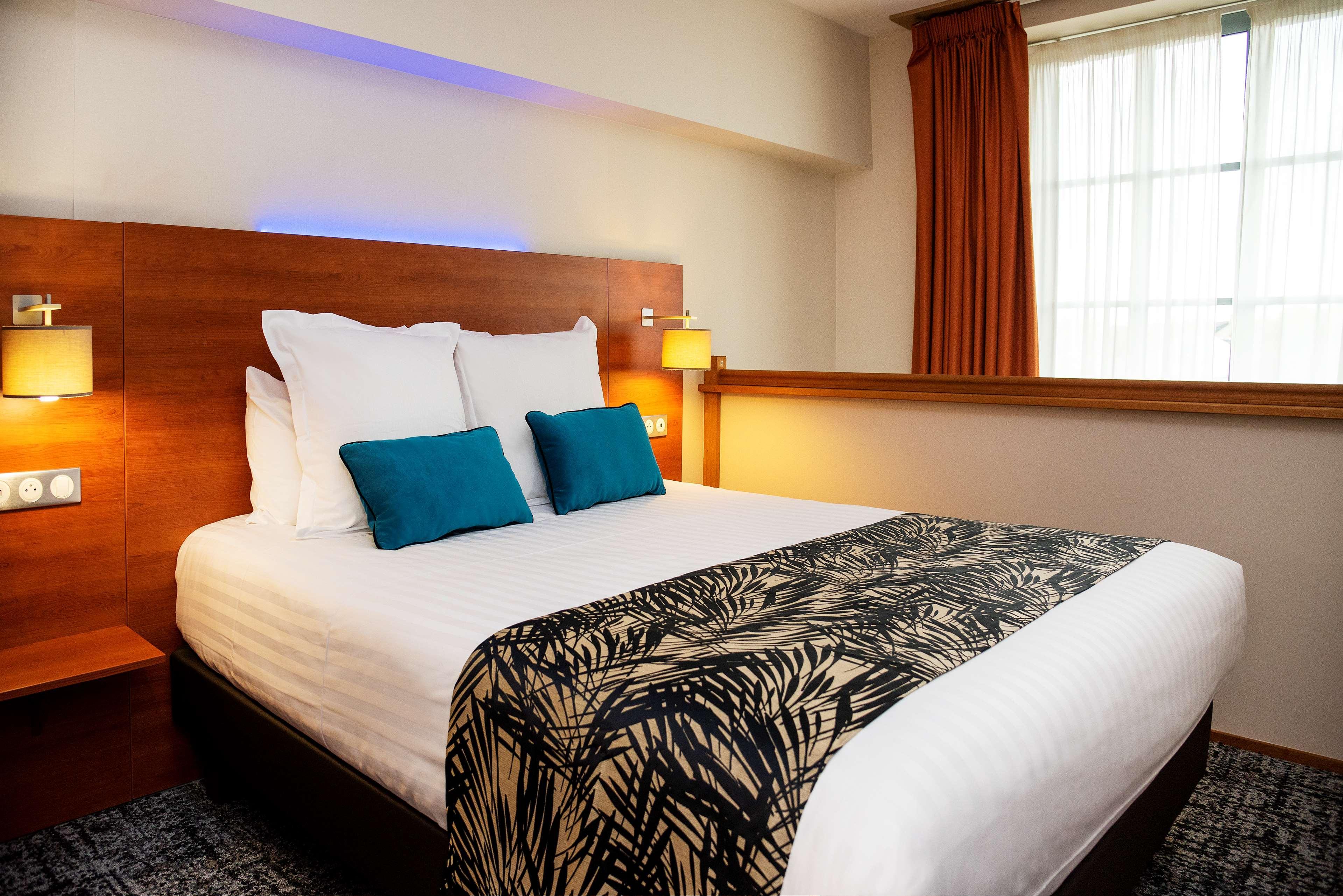 Best Western Plus Hotel Colbert Châteauroux Esterno foto