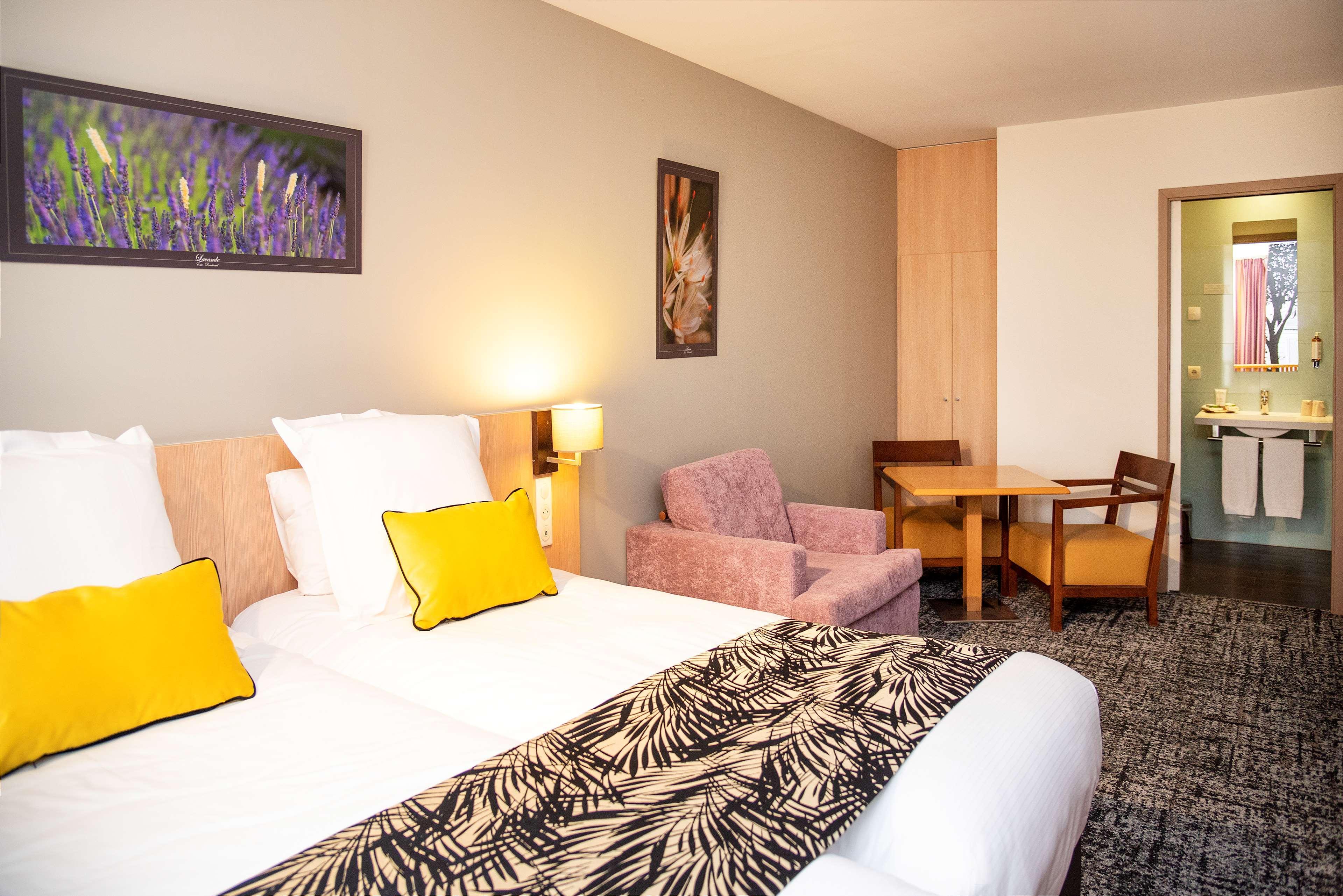 Best Western Plus Hotel Colbert Châteauroux Esterno foto