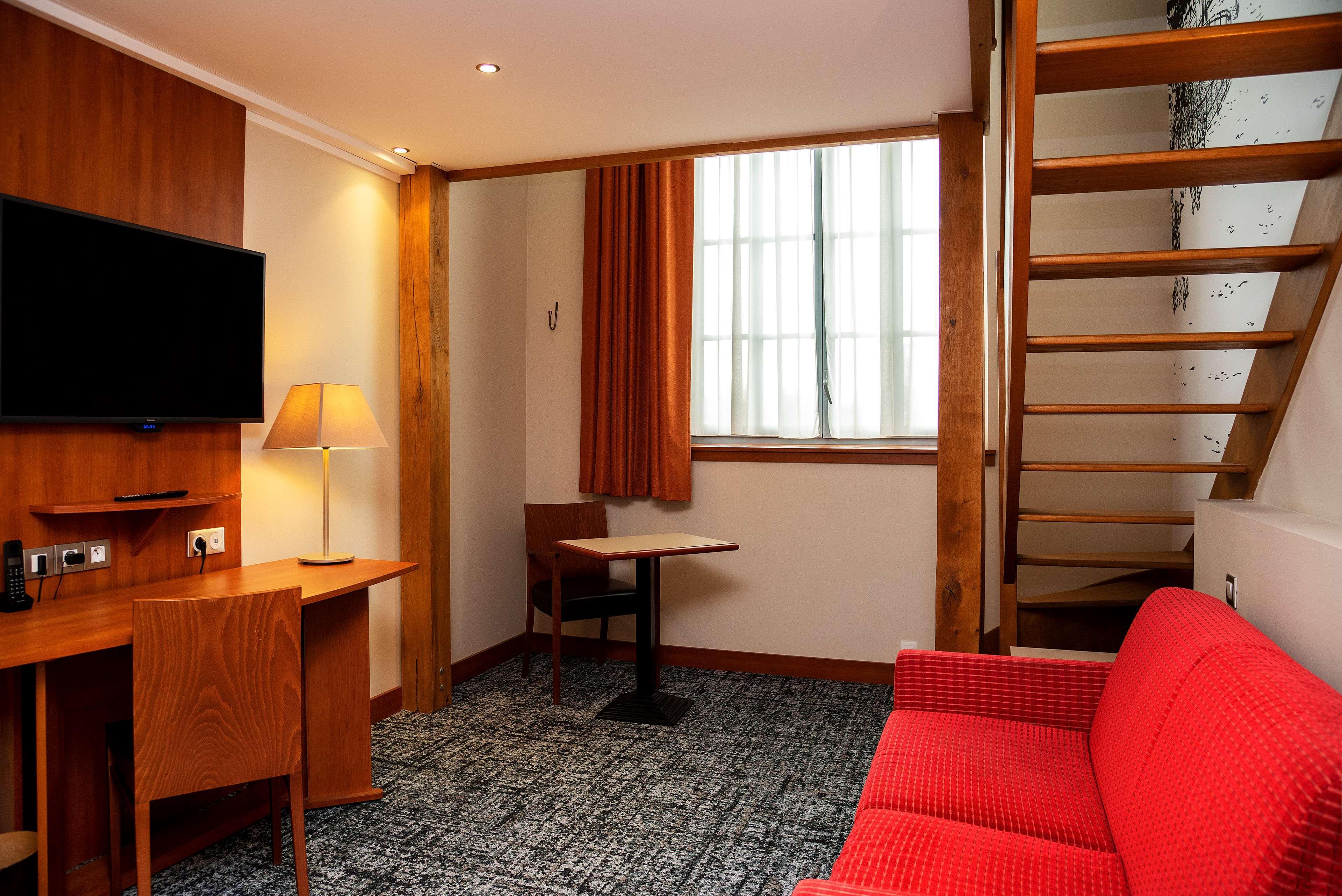 Best Western Plus Hotel Colbert Châteauroux Esterno foto