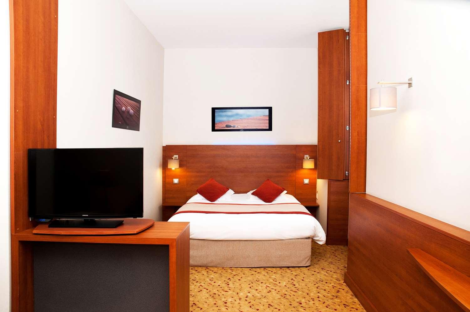 Best Western Plus Hotel Colbert Châteauroux Esterno foto