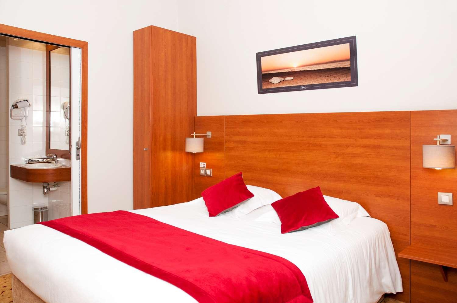 Best Western Plus Hotel Colbert Châteauroux Esterno foto