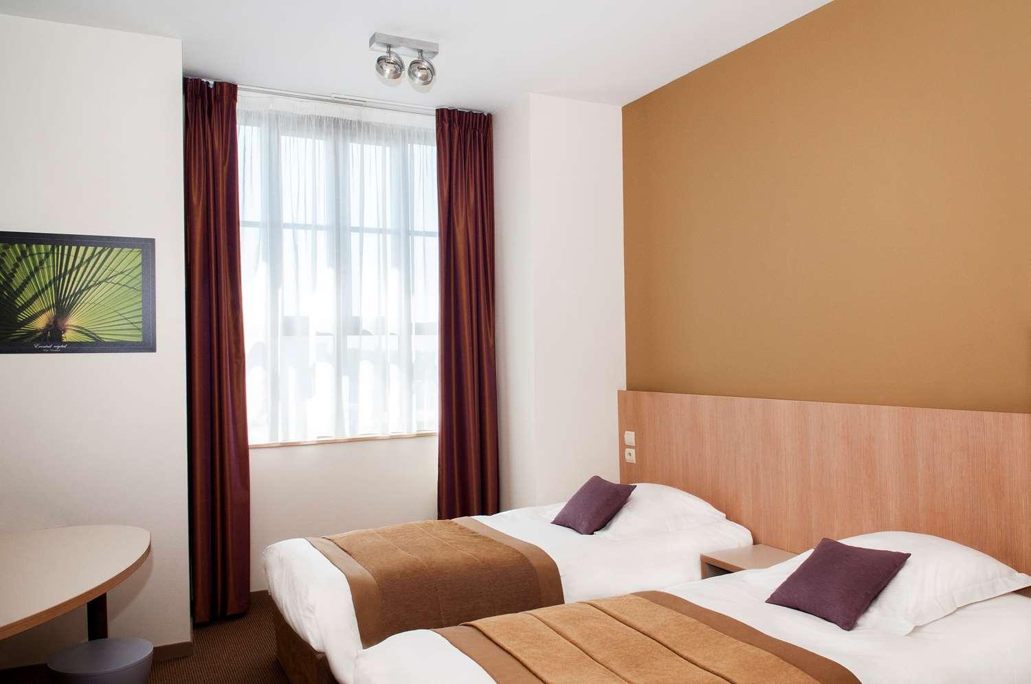 Best Western Plus Hotel Colbert Châteauroux Esterno foto