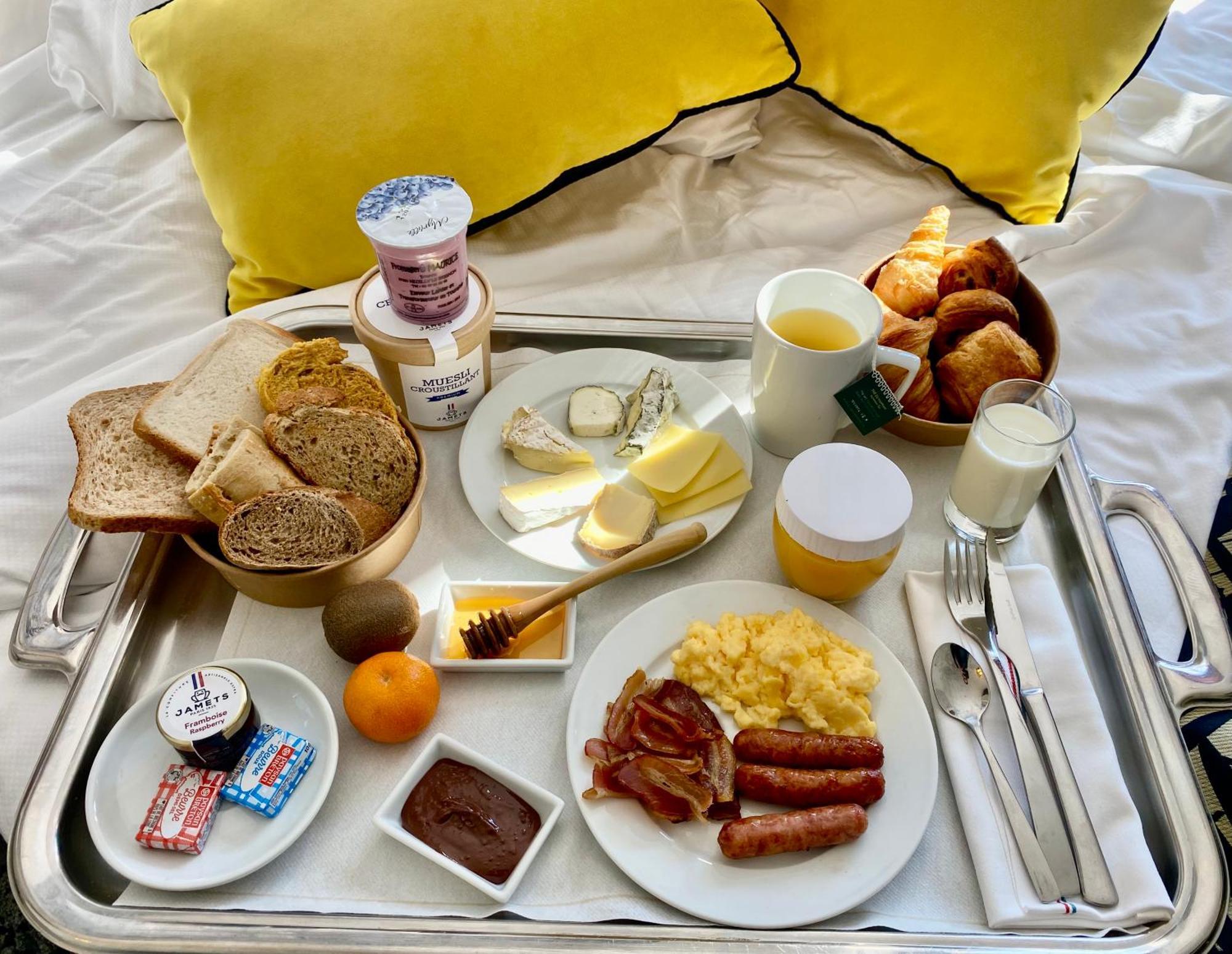 Best Western Plus Hotel Colbert Châteauroux Esterno foto