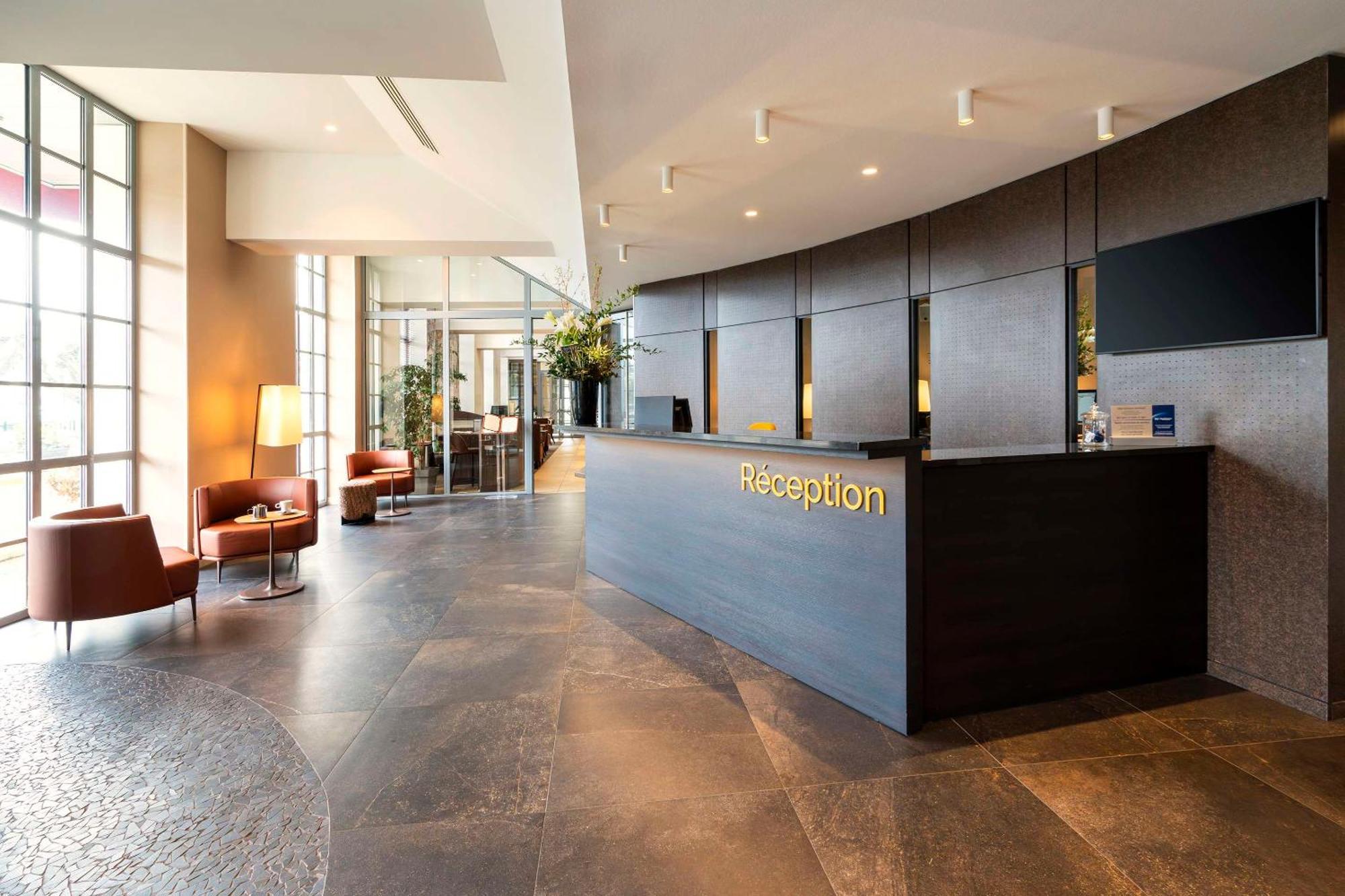 Best Western Plus Hotel Colbert Châteauroux Esterno foto