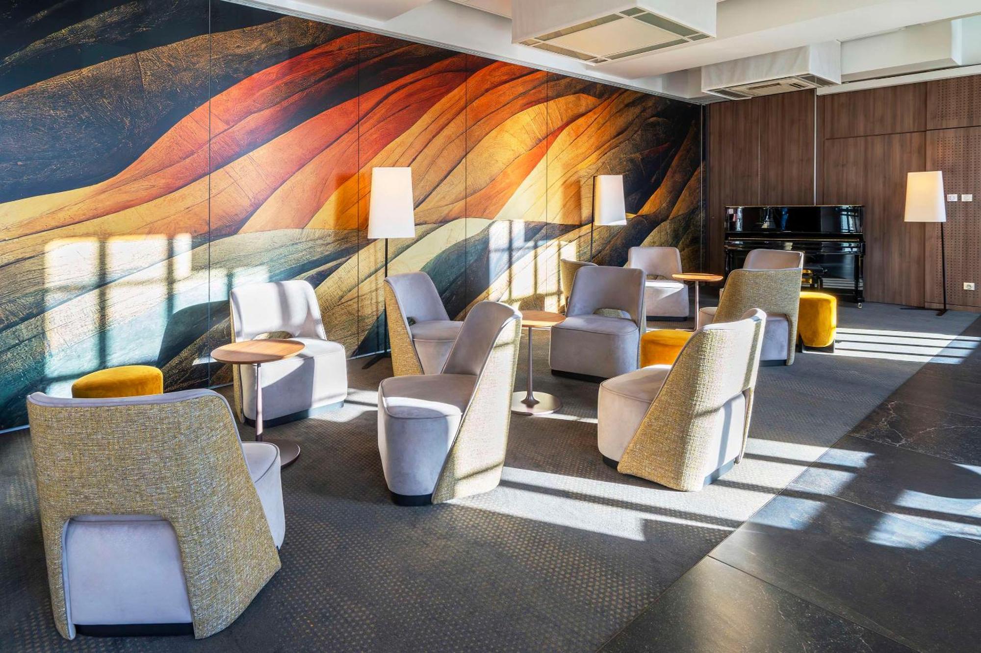 Best Western Plus Hotel Colbert Châteauroux Esterno foto