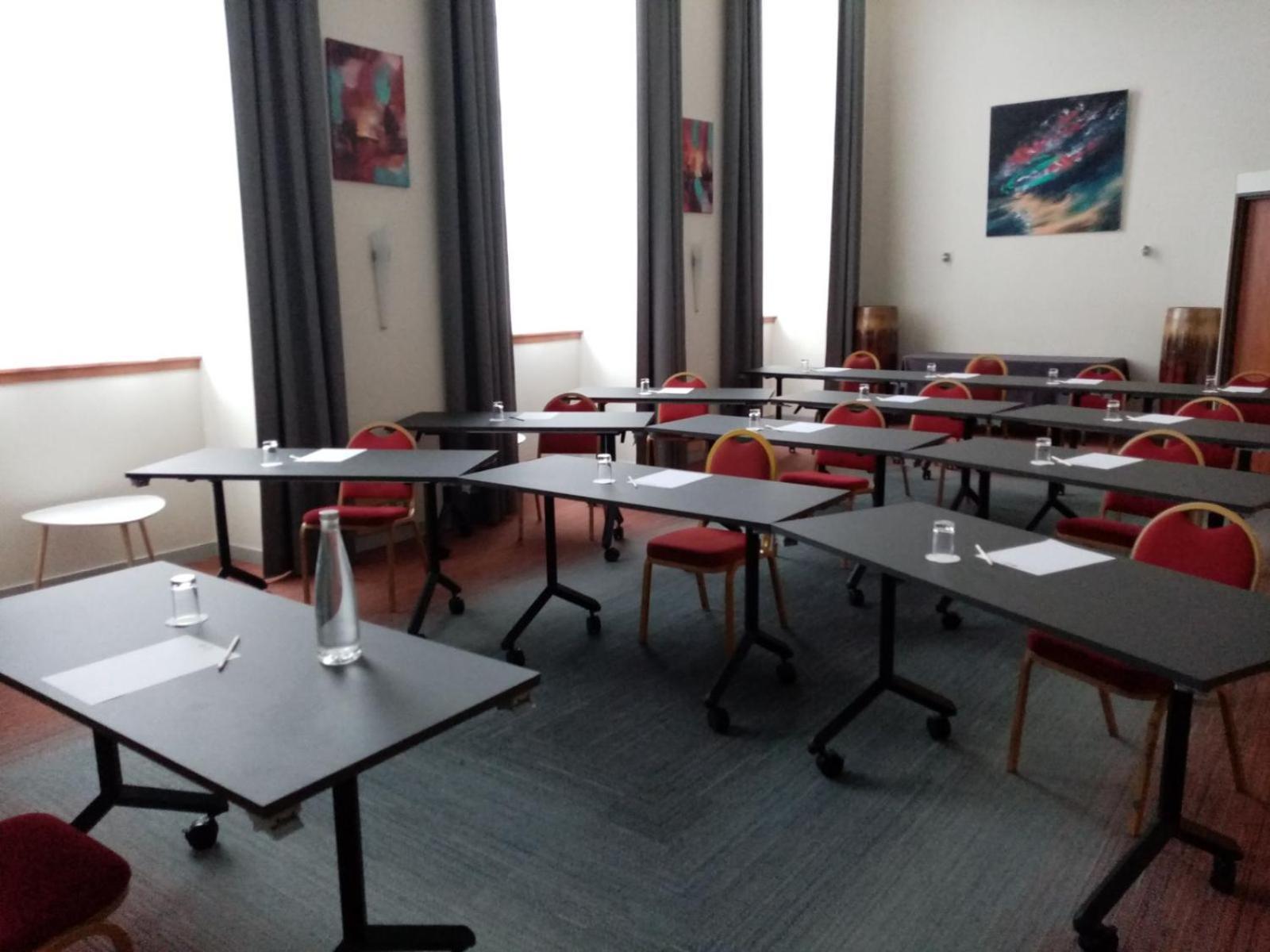 Best Western Plus Hotel Colbert Châteauroux Esterno foto
