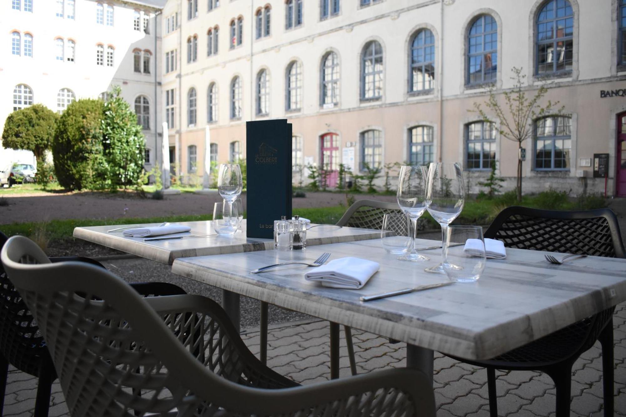 Best Western Plus Hotel Colbert Châteauroux Esterno foto